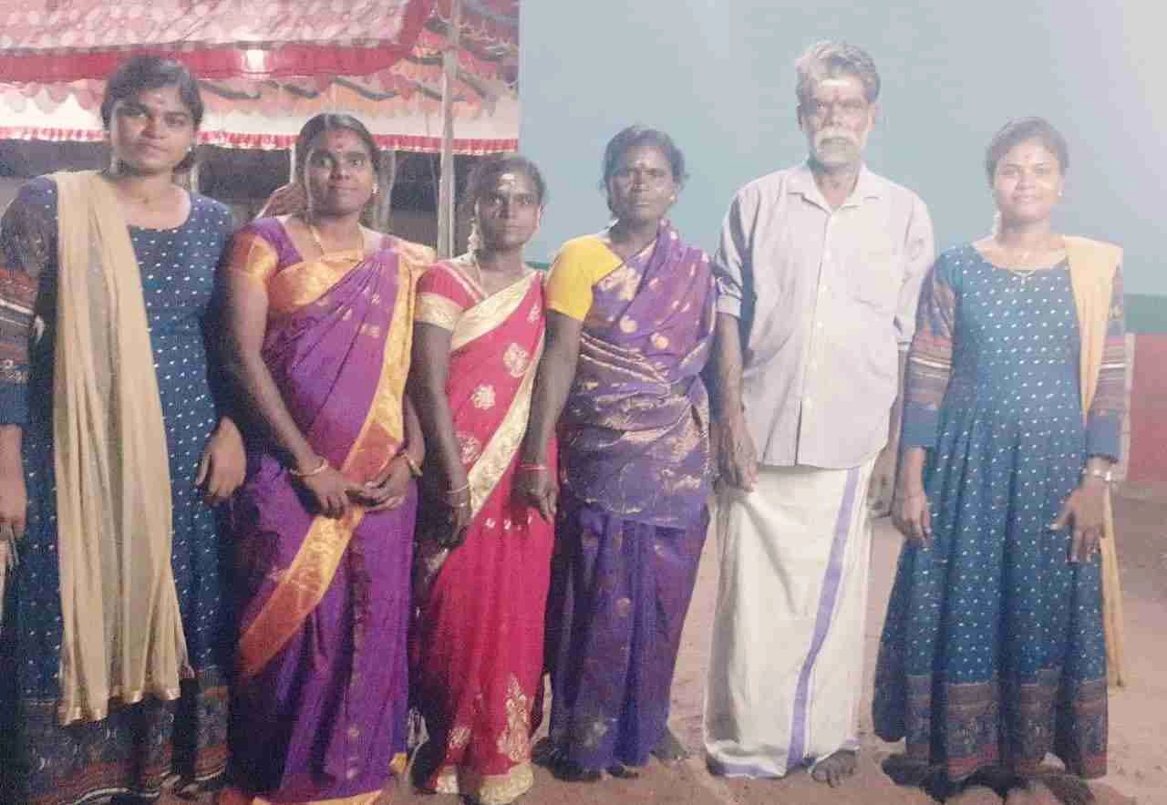 Mariyammal with her family